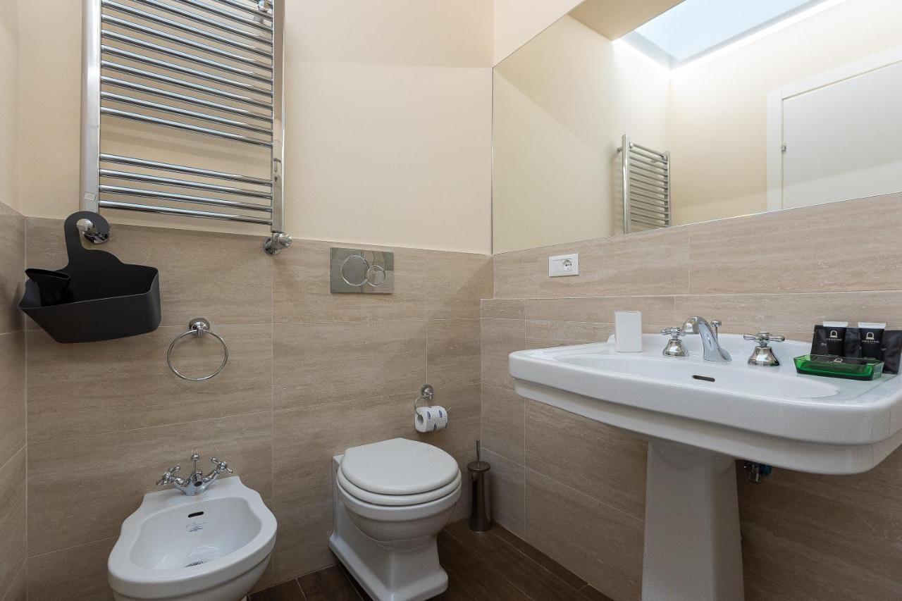 สปา อพาร์ตเมนต์ เวีย บาร์เบรินี Apartment โรม ภายนอก รูปภาพ
