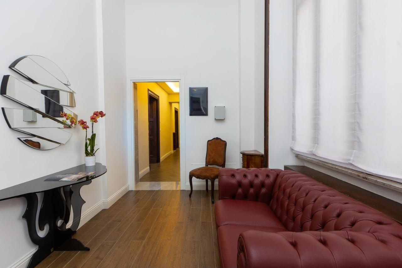 สปา อพาร์ตเมนต์ เวีย บาร์เบรินี Apartment โรม ภายนอก รูปภาพ